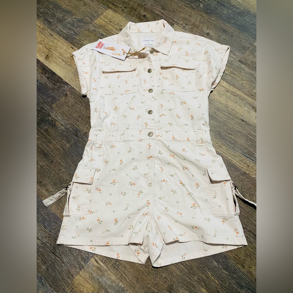 Celebrity Pink Women’s Floral Cargo Romper SZ L